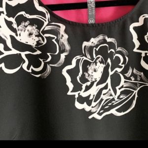 Kensie Black Floral Short Sleeve Top